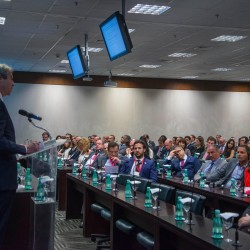 cabinet frayre a sao paulo bresil avec le monaco economic board 13