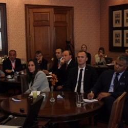 cabinet frayre a sao paulo bresil avec le monaco economic board 15